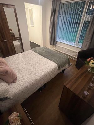 Photo 8- click for photo gallery